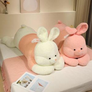ふわふわ うさぎの抱き枕 ピーチ ニット服 白とピンク