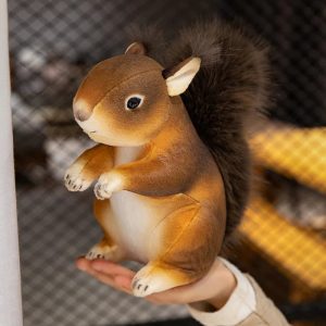 リアルな ふわふわしっぽ リス ぬいぐるみ