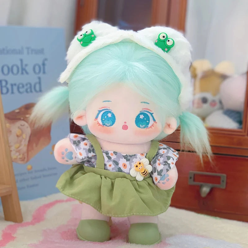 ぬいぐるみ ピンク髪のキラキラ瞳 イチゴ柄ワンピースと帽子 - 画像 (2)