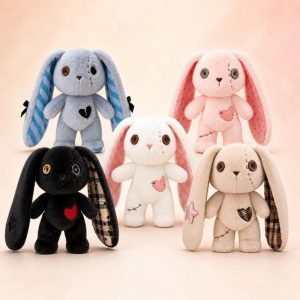 傷ついたハートのボタン目うさぎぬいぐるみ