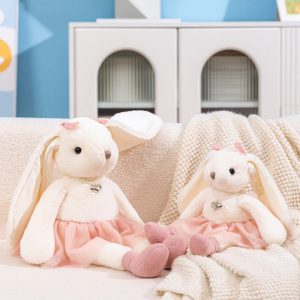 可愛いクリームうさぎぬいぐるみ ピンクチュールスカート 真珠のネックレス付き