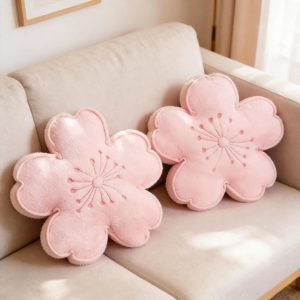ふわふわ桜型クッション 淡いピンクの刺繍入り