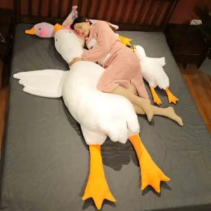 ふわふわ特大ガチョウ抱き枕