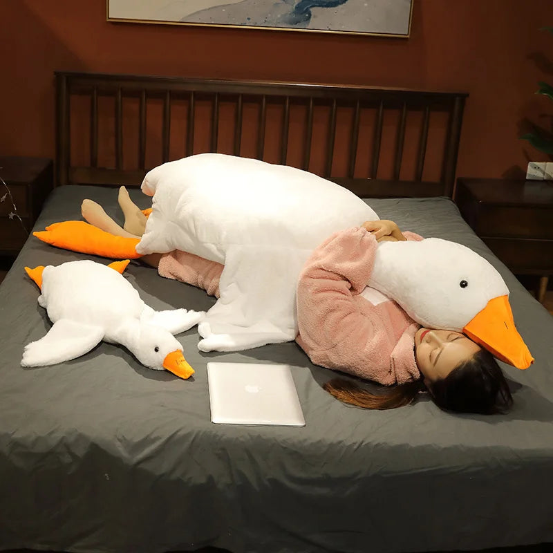 ふわふわ特大ガチョウ抱き枕 - 画像 (4)